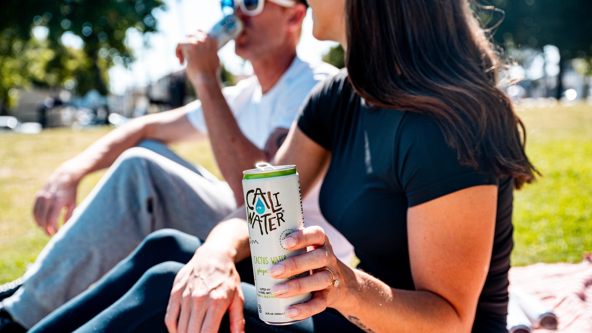 14 Signs of Dehydration and How to Hydrate